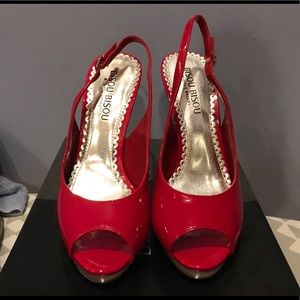 Bisou Bisou Red patent heels - Size 6.